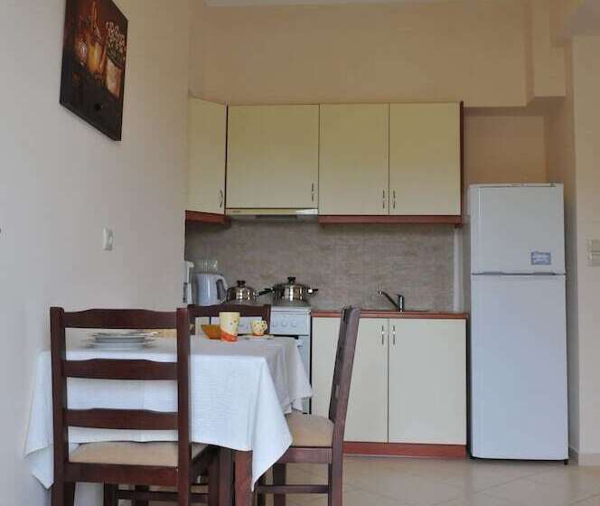 דירת חדר נוף לים, Finiki Plaza