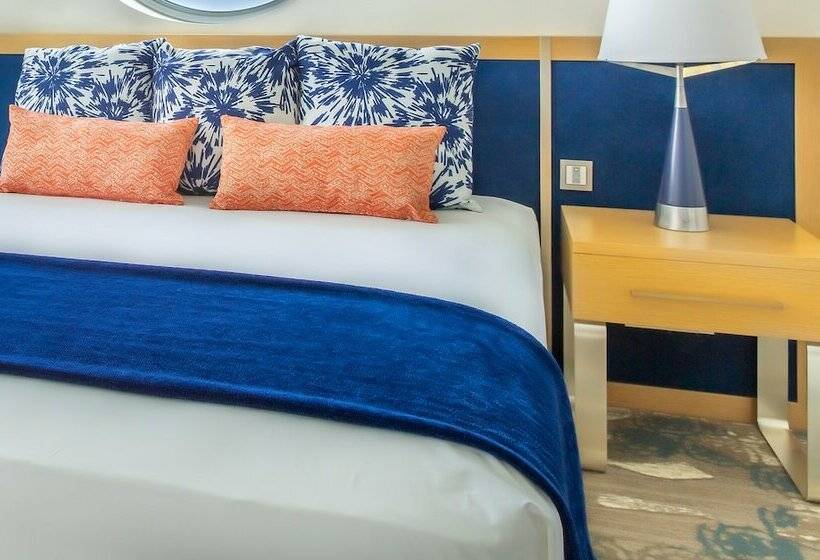 اتاق استاندارد با تخت دوبل و چشمانداز, Harbor Club St. Lucia, Curio Collection By Hilton