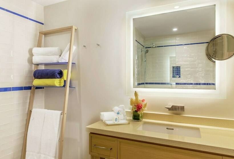 اتاق استاندارد با 2 تخت دوبل, Harbor Club St. Lucia, Curio Collection By Hilton