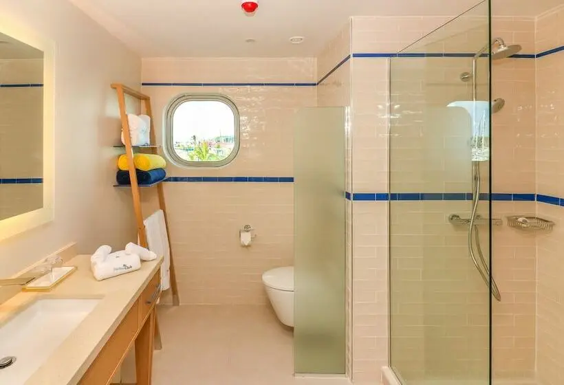 اتاق استاندارد با 2 تخت دوبل, Harbor Club St. Lucia, Curio Collection By Hilton