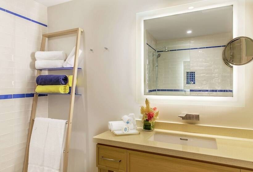 اتاق استاندارد با تخت دوبل, Harbor Club St. Lucia, Curio Collection By Hilton