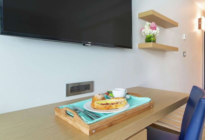 اتاق استاندارد با تخت دوبل, Harbor Club St. Lucia, Curio Collection By Hilton