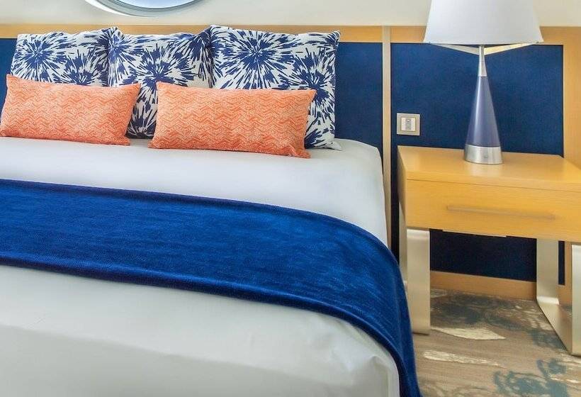 اتاق استاندارد با تخت دوبل, Harbor Club St. Lucia, Curio Collection By Hilton