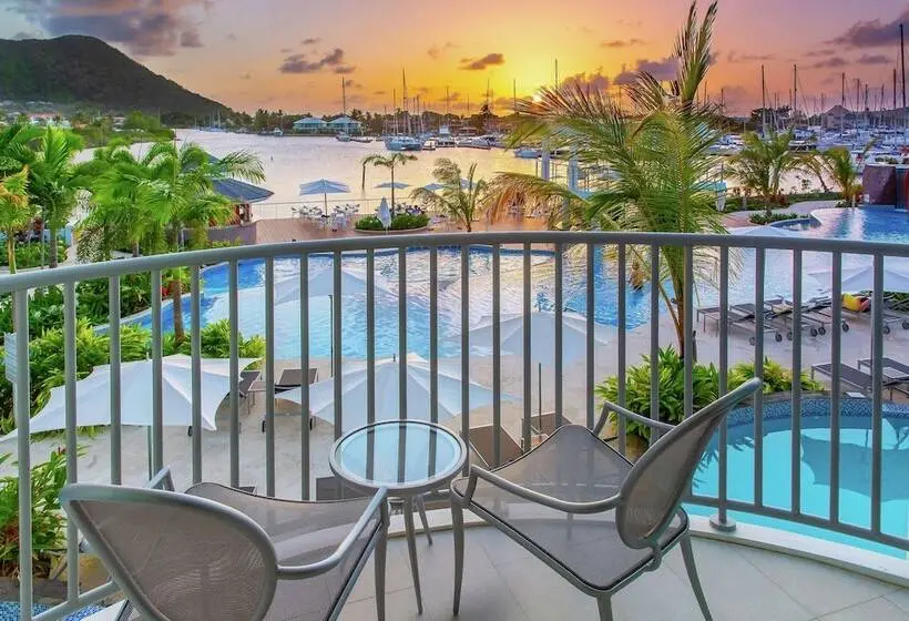 اتاق استاندارد با تخت دوبل و چشم‌انداز, Harbor Club St. Lucia, Curio Collection By Hilton