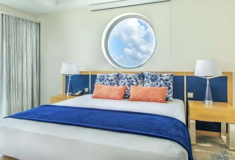اتاق استاندارد با تخت دوبل و چشم‌انداز, Harbor Club St. Lucia, Curio Collection By Hilton
