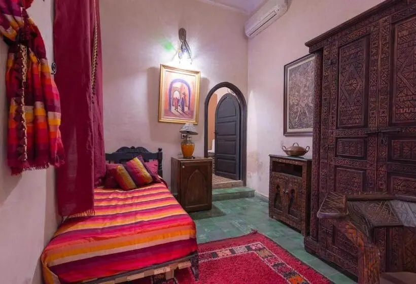 سوییت, Riad Lalla Khiti