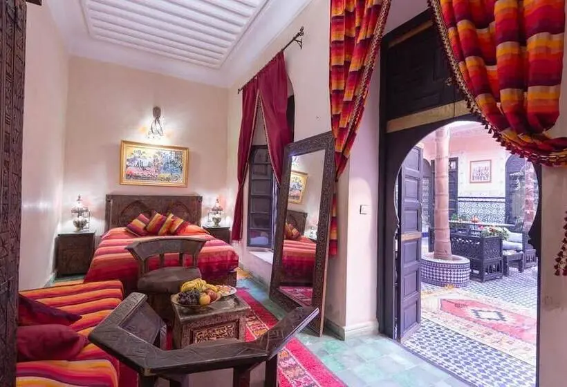 اتاق استاندارد سه نفره, Riad Lalla Khiti