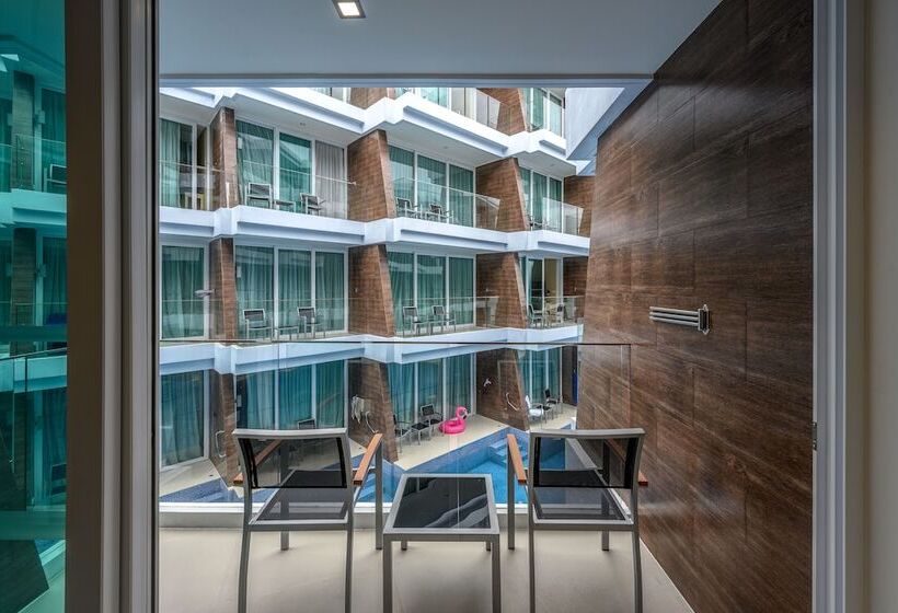 اتاق سوپریور, The Beachfront Hotel Phuket