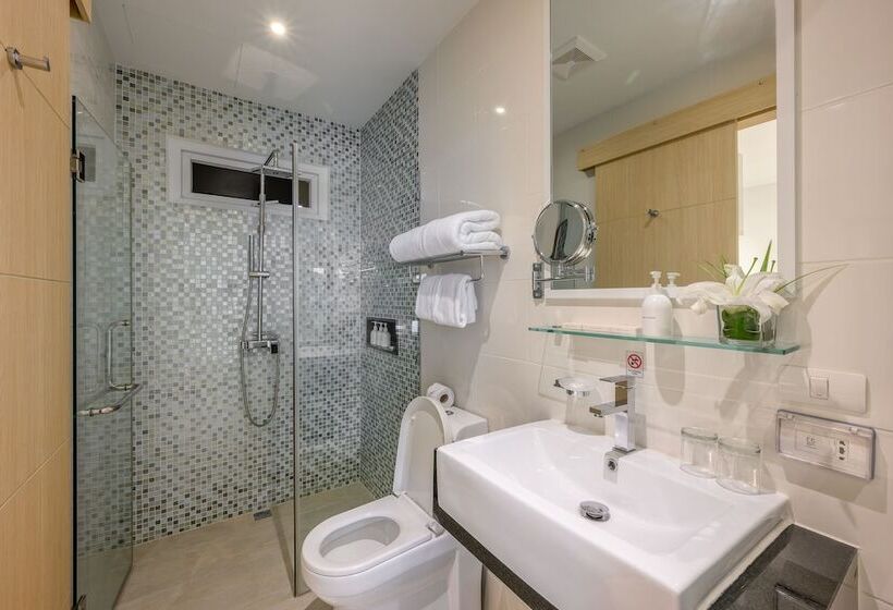 اتاق سوپریور, The Beachfront Hotel Phuket