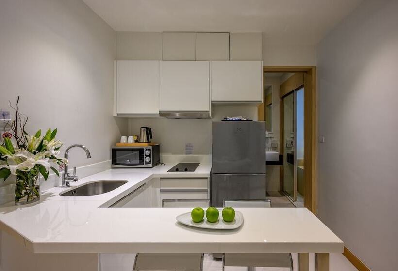 سوییت با چشمانداز دریا, The Beachfront Hotel Phuket