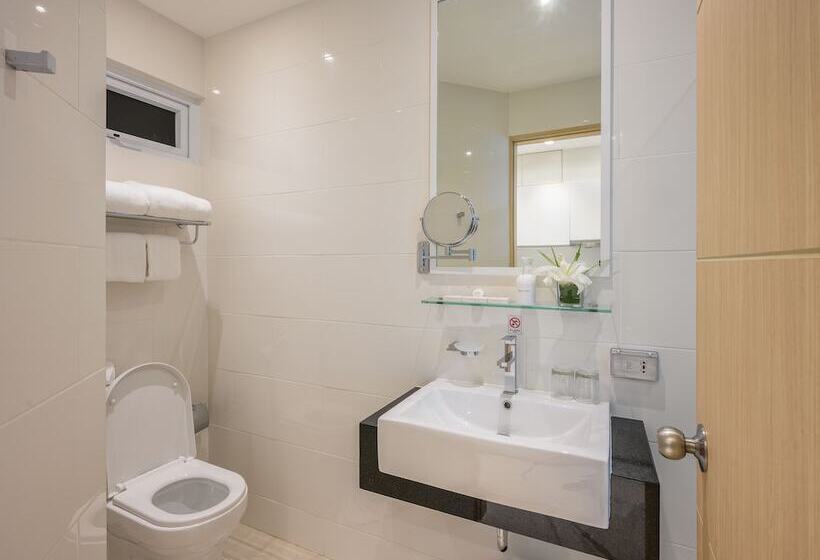 اتاق سوپریور, The Beachfront Hotel Phuket