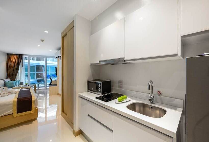 اتاق سوپریور, The Beachfront Hotel Phuket