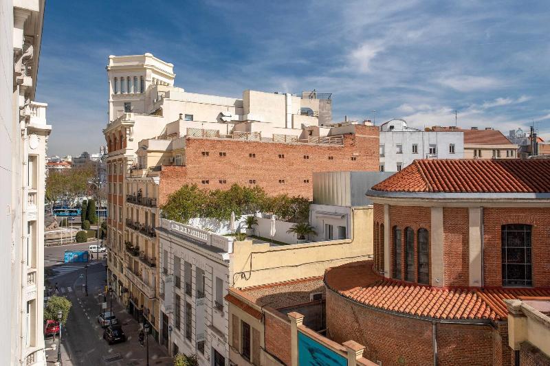 سوییت با چشمانداز دریا, The Beachfront Hotel Phuket