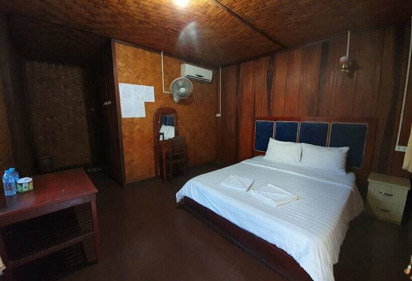 标准间带阳台, Vang Vieng Garden Bungalow