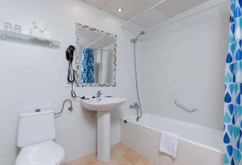 침실 1개 아파트, Mariner Club