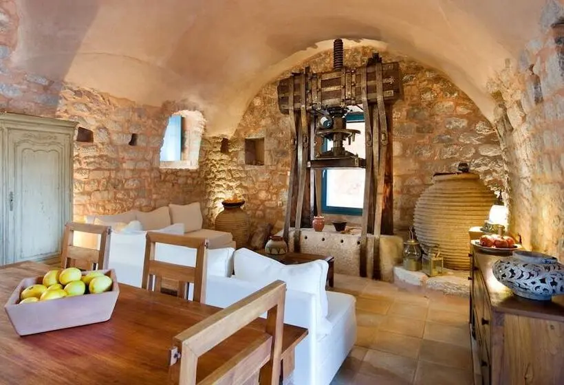 クラシックスタジオ, Arapakis Historic Castle