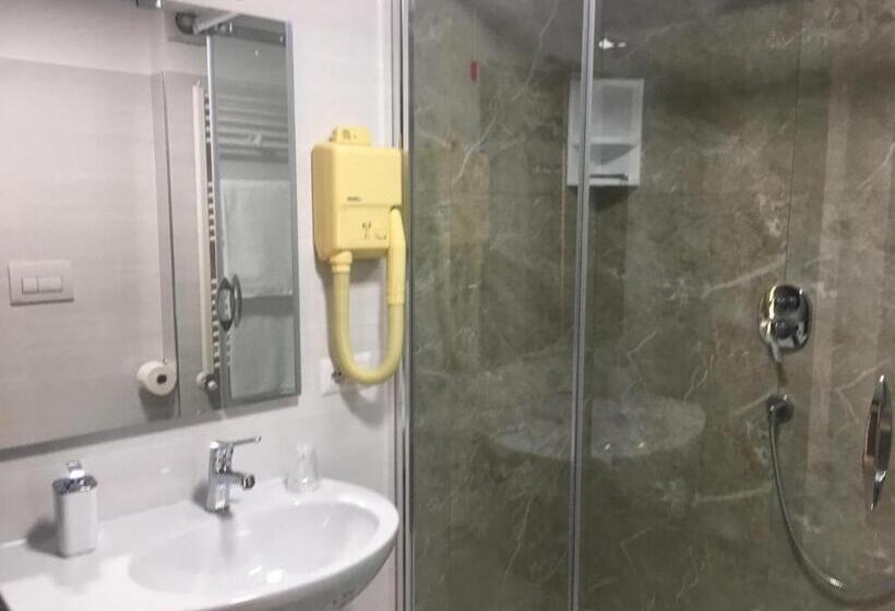 四人标准间, Piccolo Hotel Lamezia