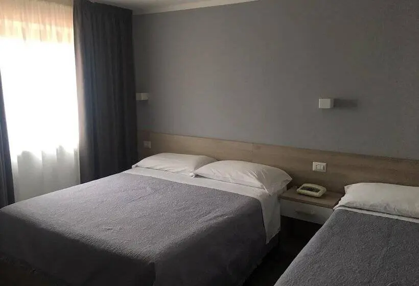 スタンダード4人部屋, Piccolo Hotel Lamezia