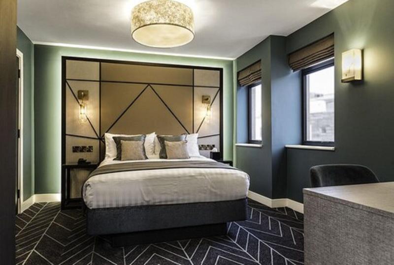 Номер Стандарт, Seven