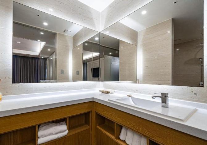 スイート（家族用）, Time Square