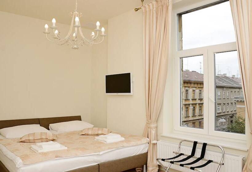 غرفة قياسية, Apartments & Rooms Flowers