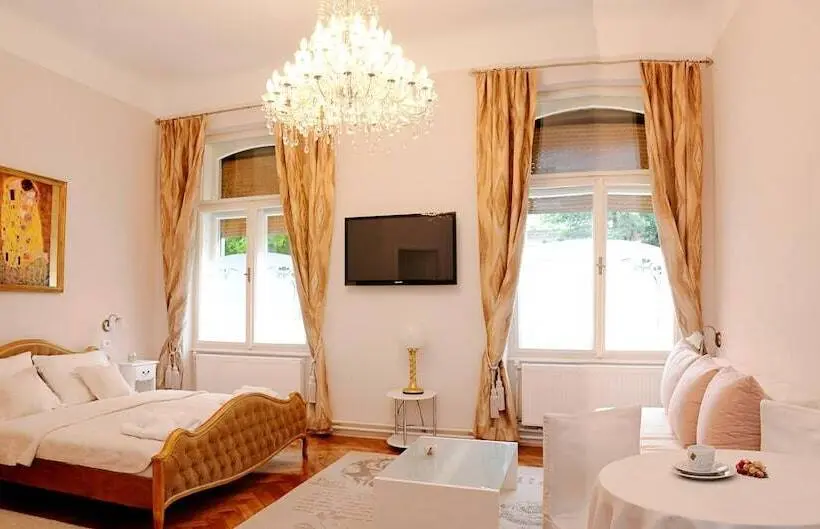 Standard-studio, Apartments & Rooms Flowers