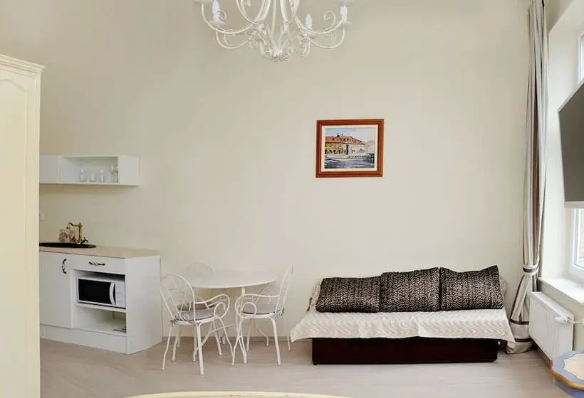 Standard Neljän Hengen Huone, Apartments & Rooms Flowers