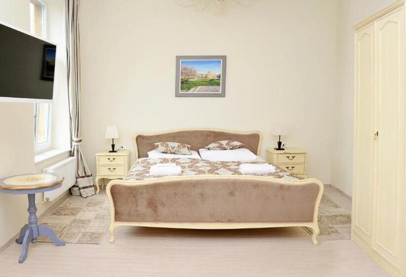 استودیوی استاندارد, Apartments & Rooms Flowers