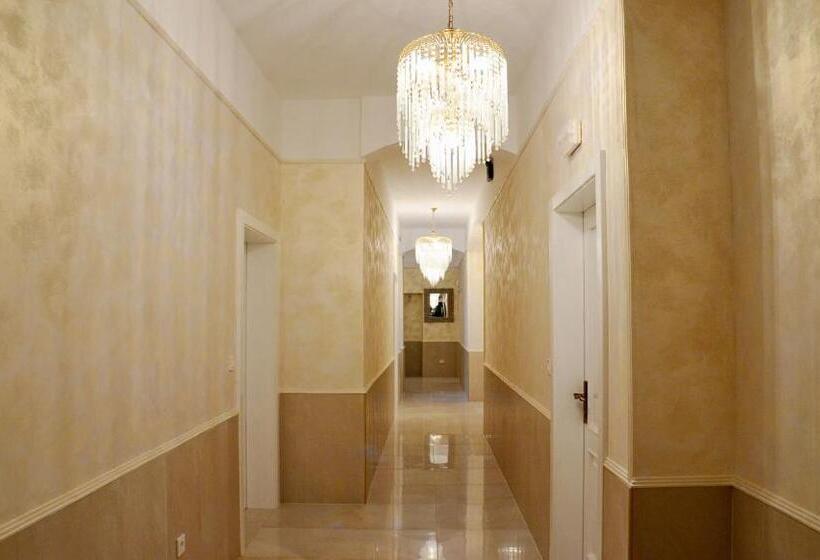 إستوديو قياسى, Apartments & Rooms Flowers