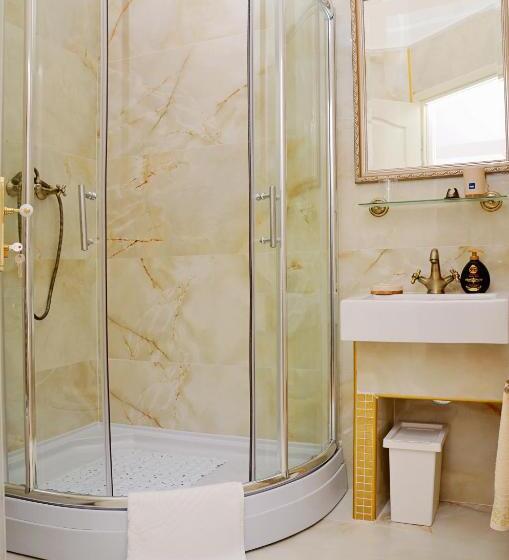 غرفة قياسية, Apartments & Rooms Flowers