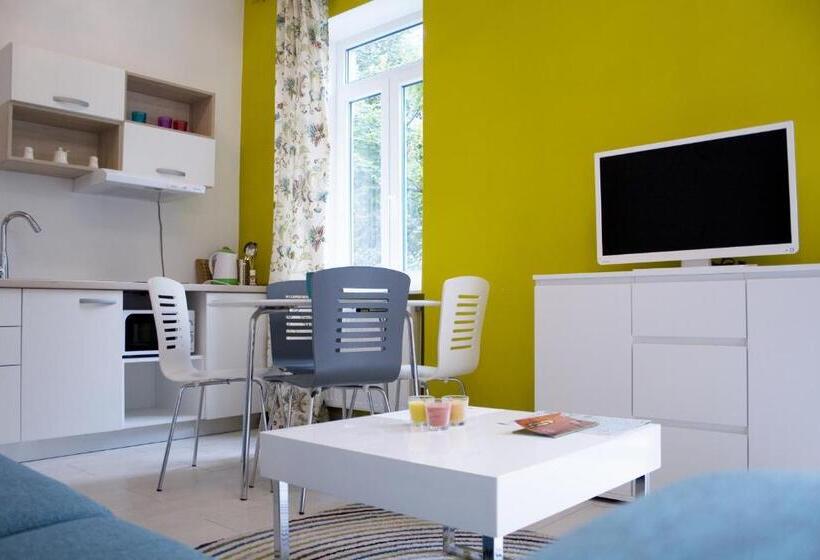 شقة غرفة واحدة, Apartments & Rooms Flowers