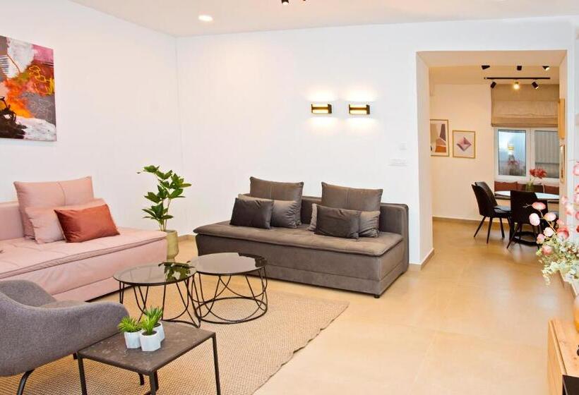 شقة غرفة واحدة, Apartments & Rooms Flowers