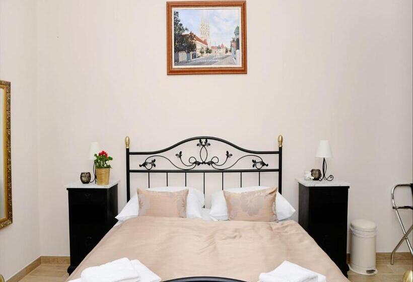 غرفة قياسية, Apartments & Rooms Flowers