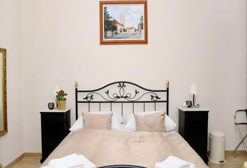 Standard-huone, Apartments & Rooms Flowers