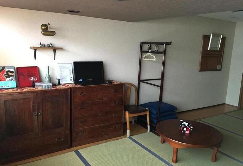 스탠다드 룸 공동 욕실, Tsukiji Hostel Wakayama