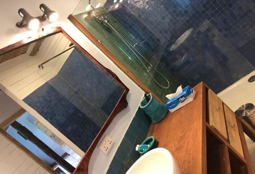 Deluxe Stúdió Szoba, Pili Pili Boutique