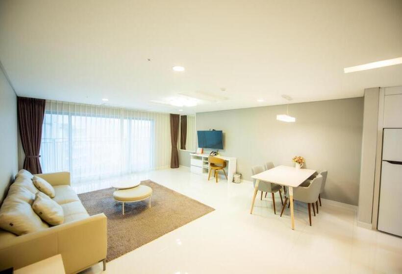 جناح رئاسى, Stay:on