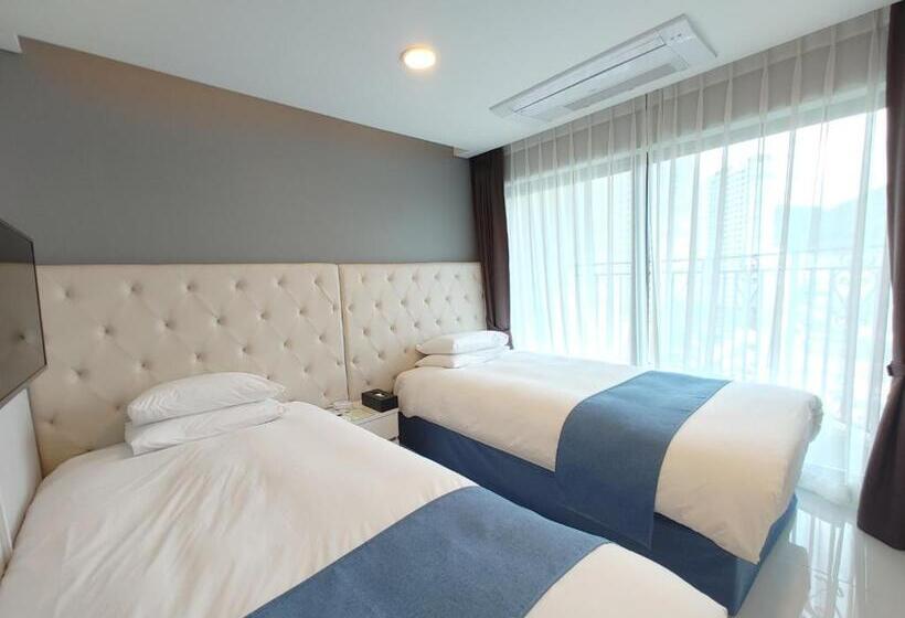 جناح رئاسى, Stay:on