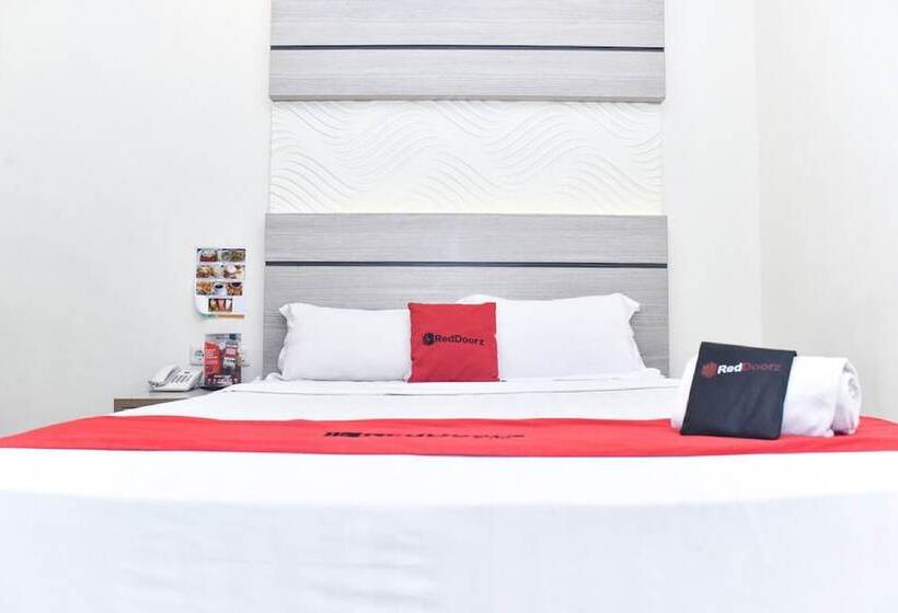 Номер Стандарт, Reddoorz Plus Near Makassar Town Square