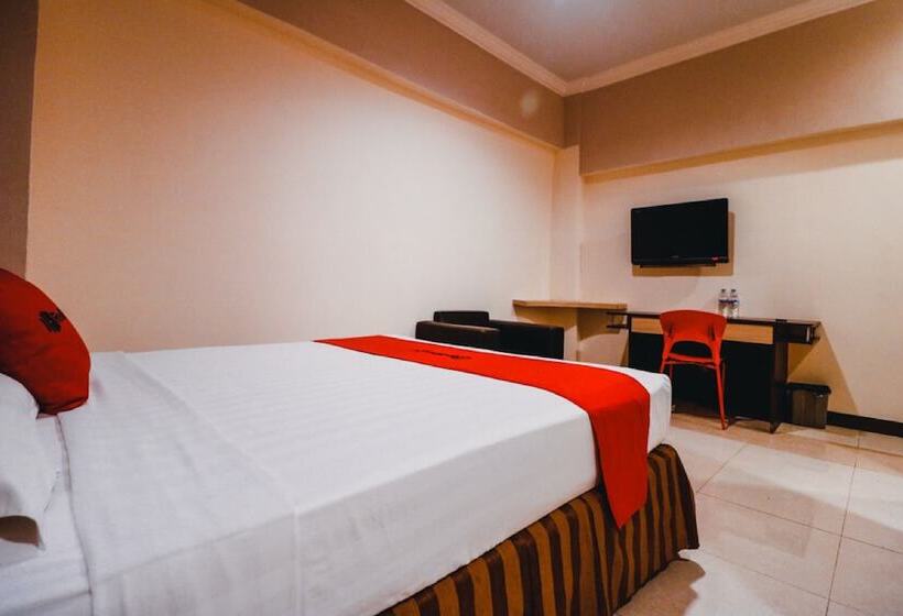 Номер Economy, Reddoorz Plus Near Makassar Town Square