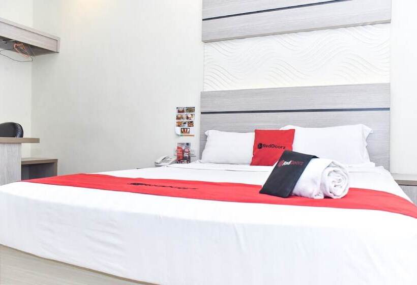 Номер Стандарт, Reddoorz Plus Near Makassar Town Square