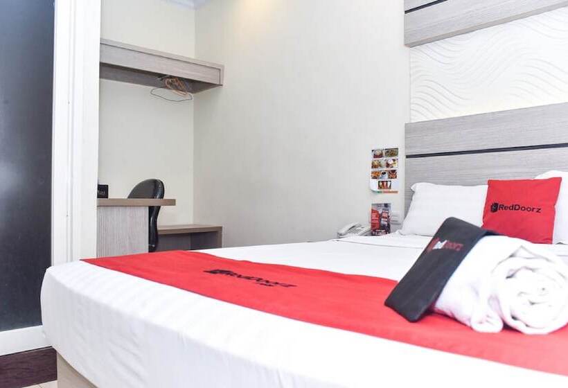 Номер Стандарт, Reddoorz Plus Near Makassar Town Square