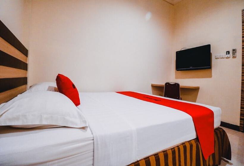 Номер Economy, Reddoorz Plus Near Makassar Town Square