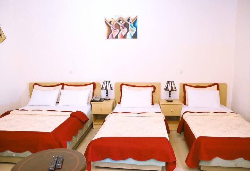 اتاق استاندارد سه نفره, Step Town