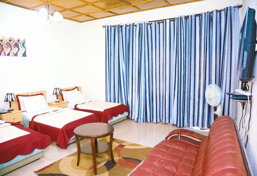 اتاق استاندارد سه نفره, Step Town