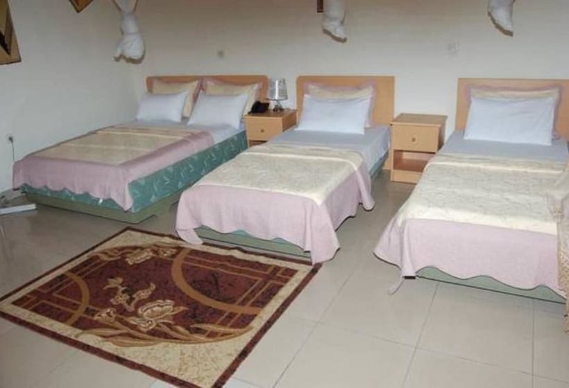 اتاق استاندارد سه نفره, Step Town