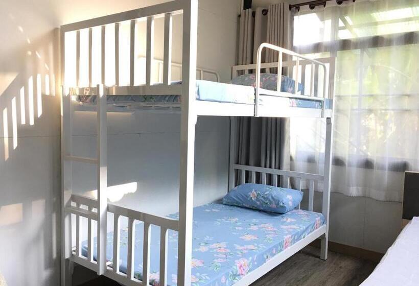 בונגלו משפחתי, Bann Rai Klai Weang Homestay