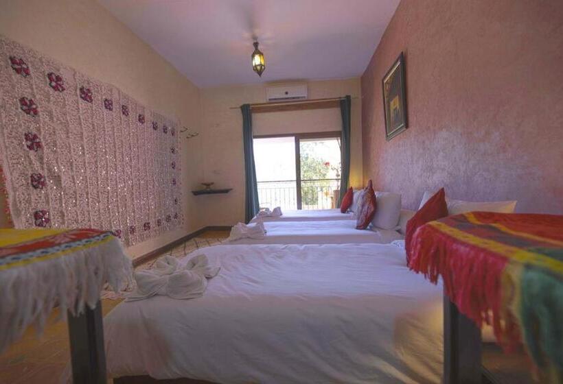 标准三人间, Dar L Eau Vive