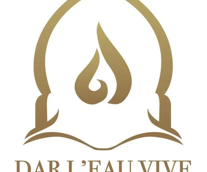 Perhehuone Puutarhanäkymä, Dar L Eau Vive