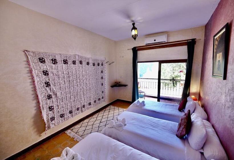 标准三人间, Dar L Eau Vive